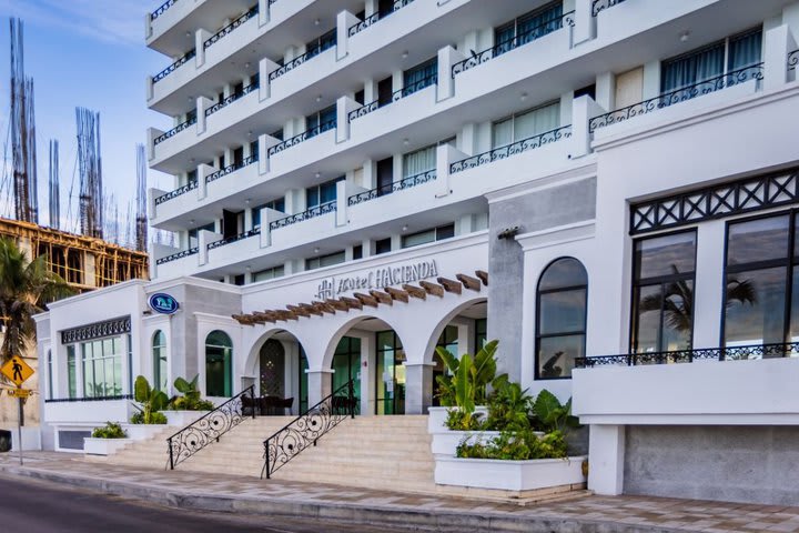 El hotel está sobre el Malecón