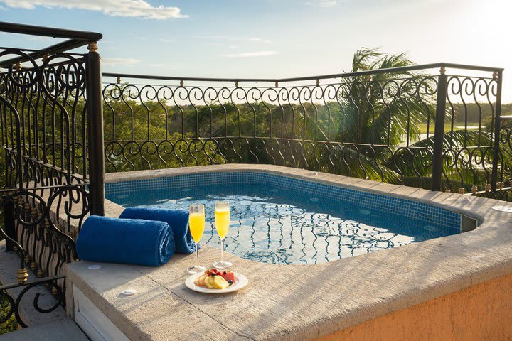 Jacuzzi de una habitación Suite Royal