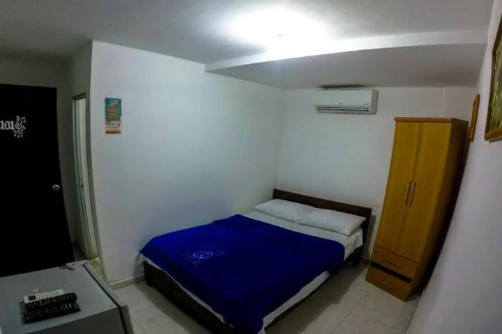 Habitación doble con una cama matrimonial