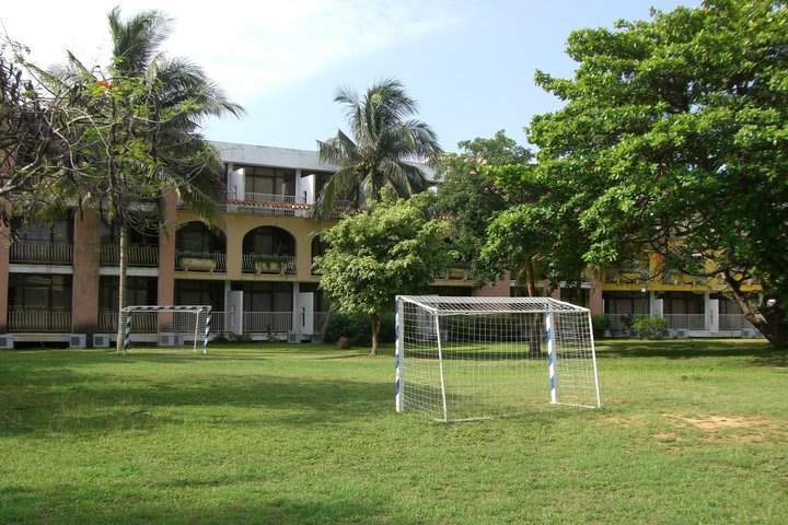 Porterías en el jardín para jugar fútbol