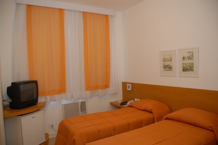 Double guest room at Hotel Debret in Rio de Janeiro