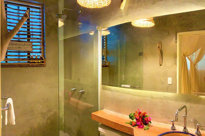 Private guest bathroom