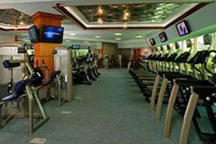 South Point hotel features a fitness center