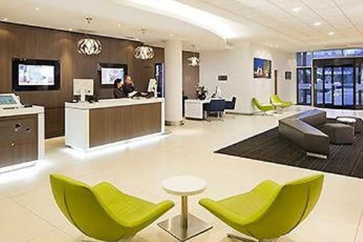 Lobby del Novotel London City South, hotel en Londres