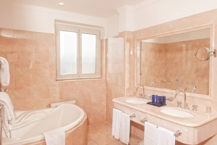 Guest bathroom at the Ambasciatori Palace, hotel in downtown Rome