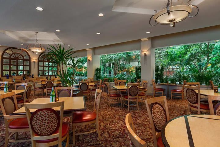 Restaurante Two Fifty del hotel Embassy Suites San Francisco Airport