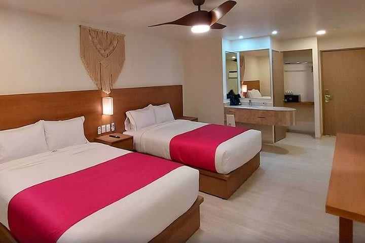 Deluxe Room, 2 Queen Beds