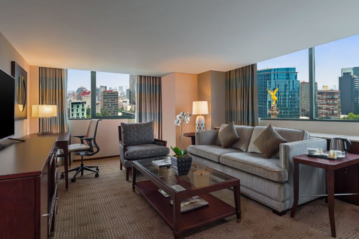 Sitting area in a corner guest room