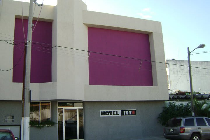 Fachada del Hotel Itto