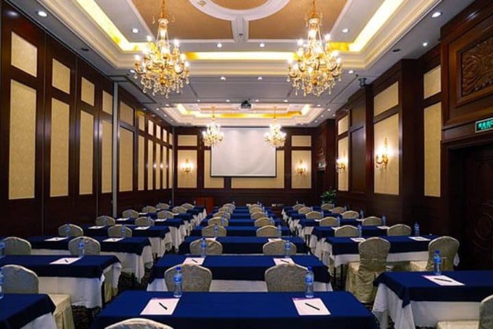 The Bund Riverside Hotel Shanghai dispone de salones de eventos con capacidad para 250 personas