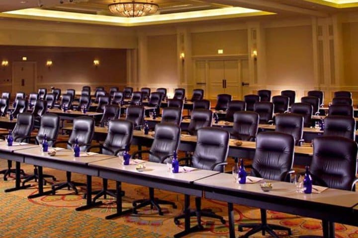 Meeting room at the Oak Brook Hills Resort - Chicago hotel