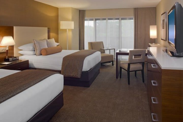 El hotel Hyatt Regency O'Hare tiene 1,100 habitaciones