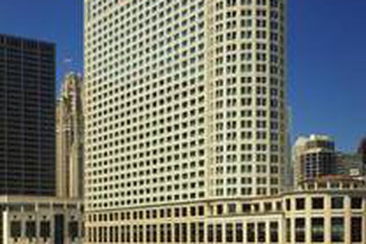 Vista lateral del lago del Sheraton Chicago Hotel and Towers