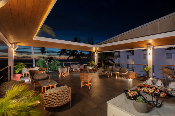 Restaurante con vista al mar