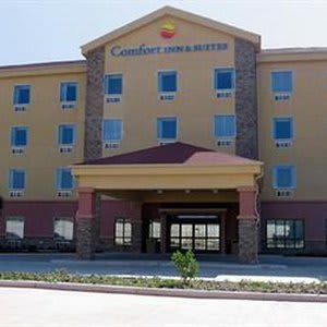 Days Inn & Suites by Wyndham San Antonio near AT&T Center