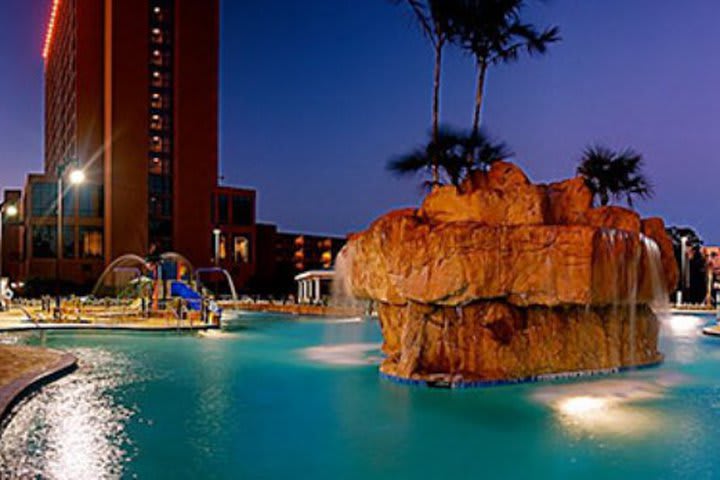 Pool at the Wyndham Lake Buena Vista Resort