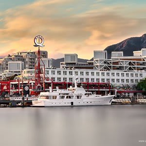 Lonsdale Quay Hotel