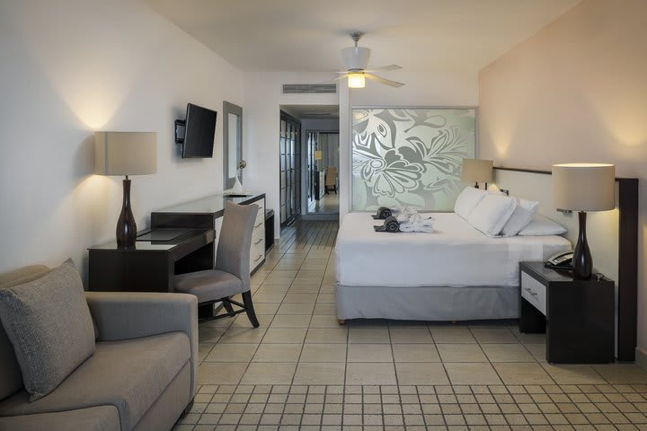 Img - Privilege suite lunamielera