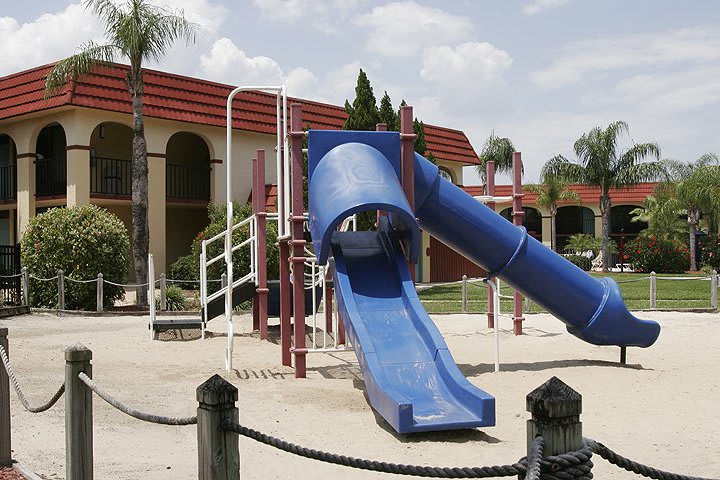 Área para niños en el Maingate Lakeside Resort, hotel en Orlando