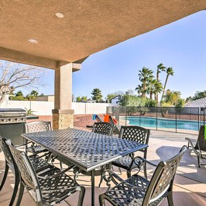 Updated Las Vegas House W/patio, Solar Heated Pool