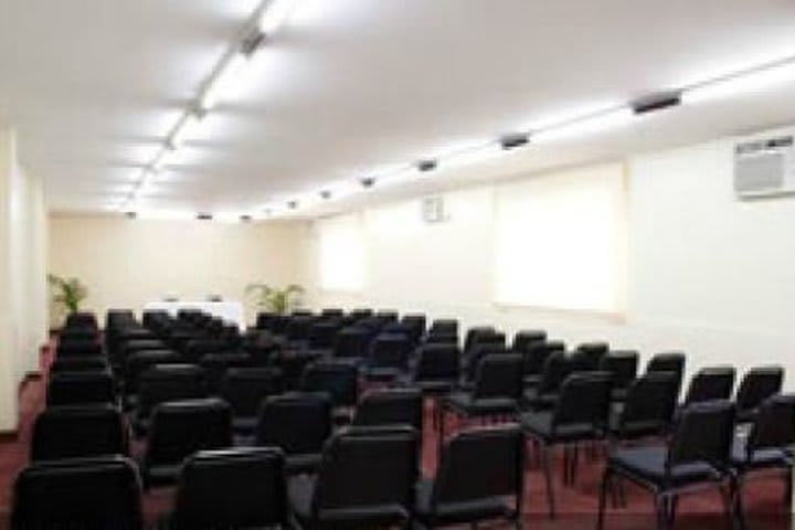 Meeting rooms at Naoum Plaza Brasilia can accommodate up to 700 guests