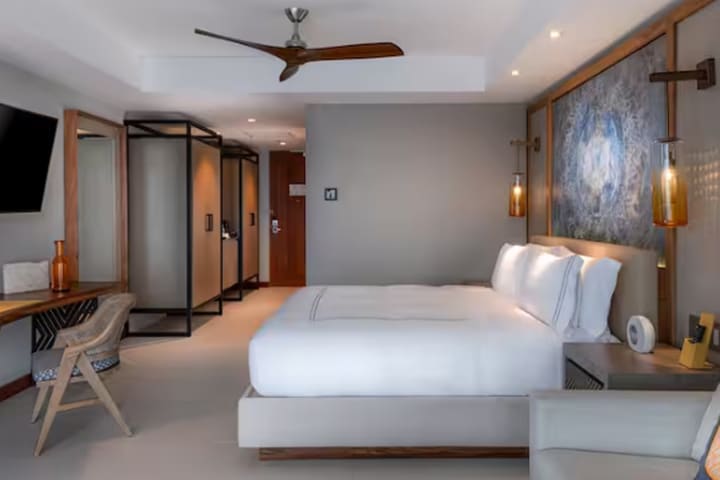 Img - Room Partial Ocean View King Bed