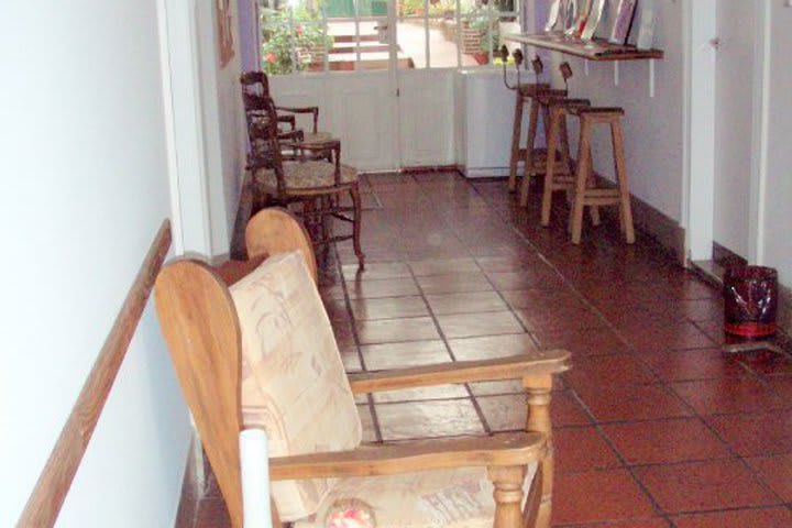 Lobby del hotel Caserón Porteño