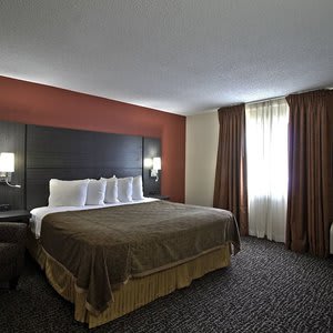 Chicago Club Inn & Suites