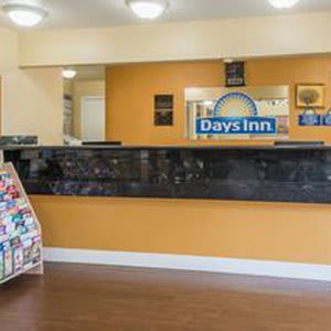 Days Inn by Wyndham San Antonio