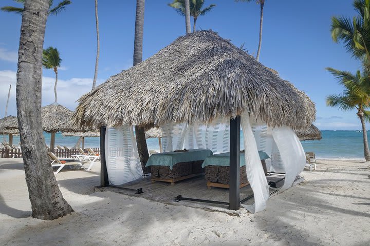 Palapa frente al mar para tratamientos del spa