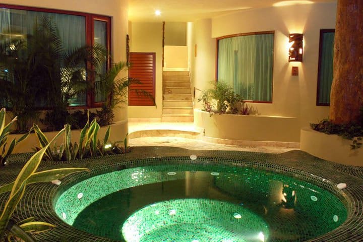 Jacuzzi por la noche