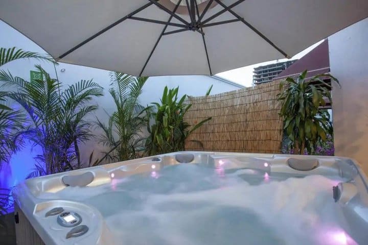 Jacuzzi