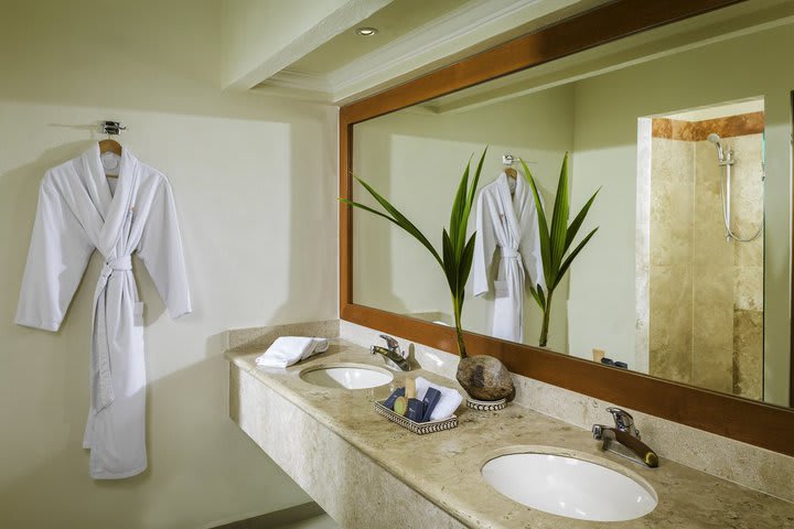 Guest bathrooms are fitted with double sink