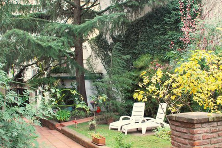 Patio de Caserón Porteño, hotel en Buenos Aires