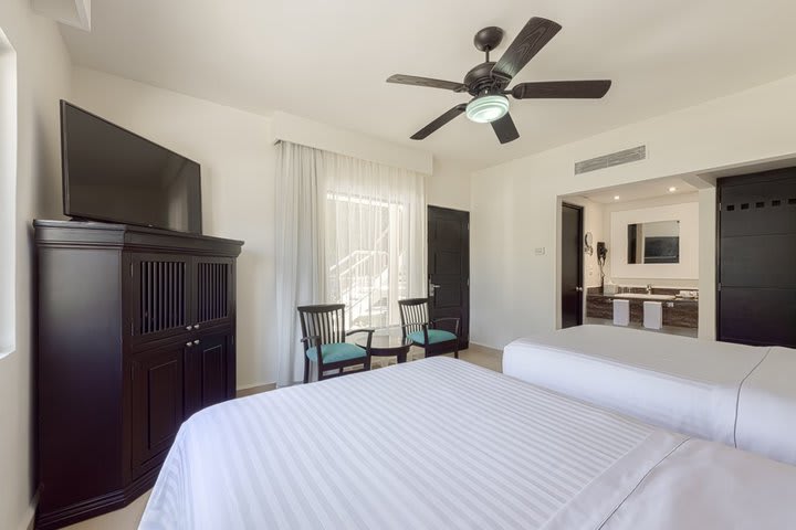 Superior - Premium Level guest room with 2 beds