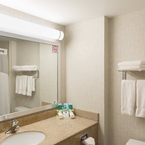 Holiday Inn Express & Suites Brampton, an IHG Hotel