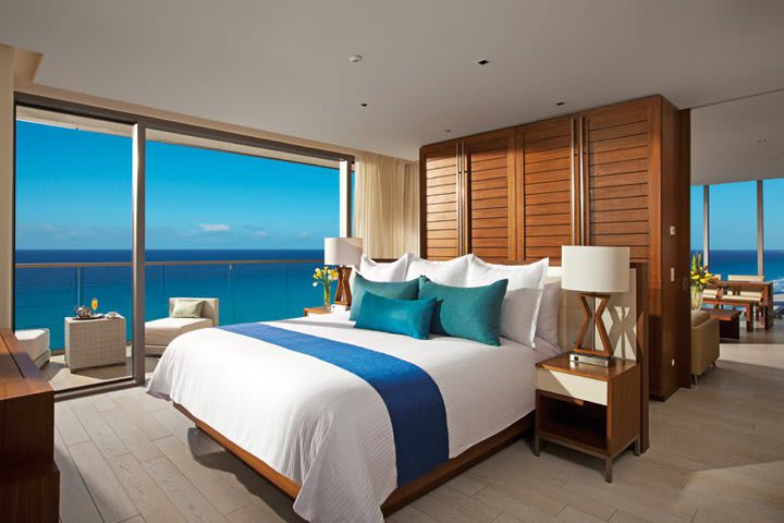 Img - Master suite ocean front - MSKOF