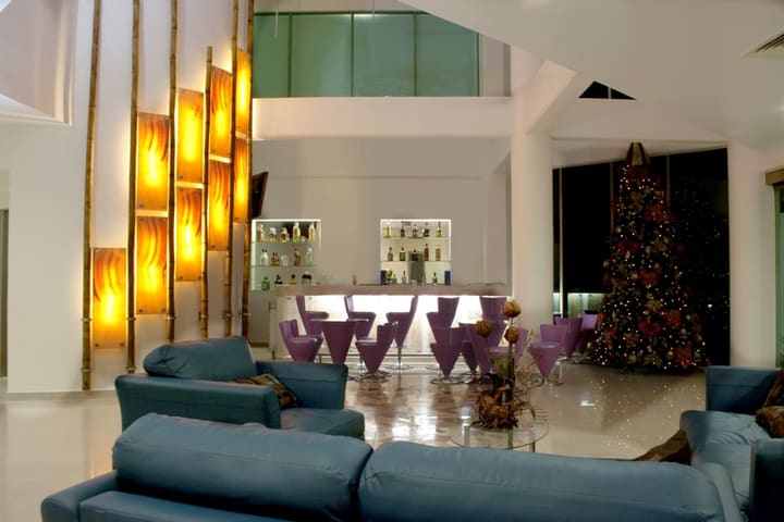 Lobby bar del hotel Playa Caracol en Veracruz