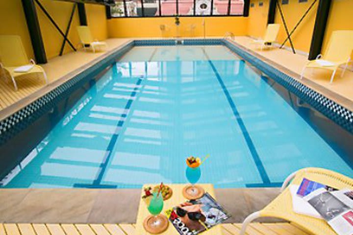 Mercure Manhattan has a heated indoor swimming pool