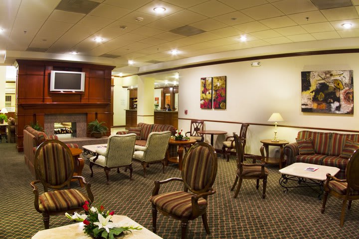 TV room at the Courtyard San Luis Potosi hotel