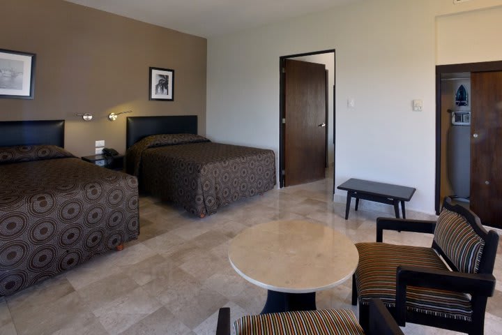 Superior triple guest room