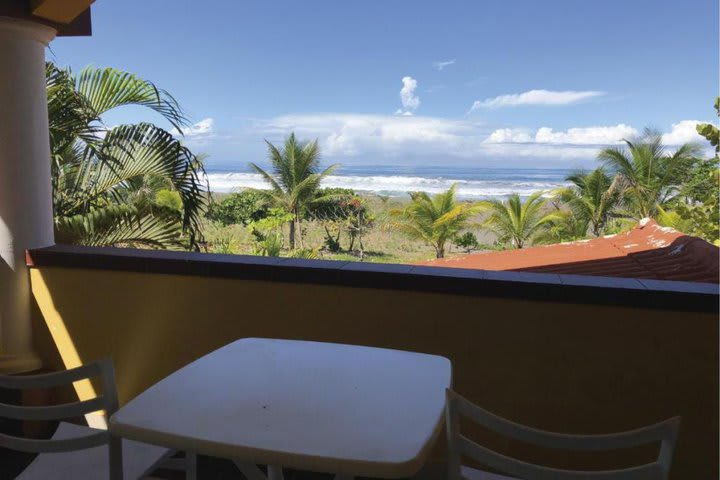 Las habitaciones tienen balcón o terraza