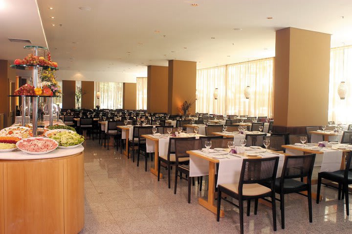 El restaurante del hotel Royal Rio Palace sirve especialidades brasileñas