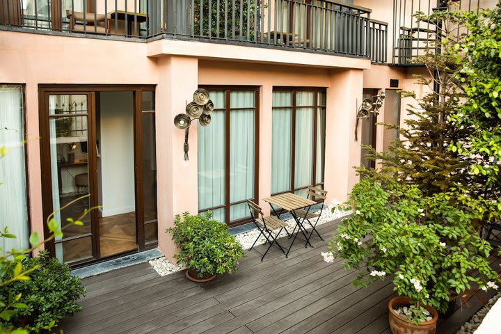 Garden Suite, Patio