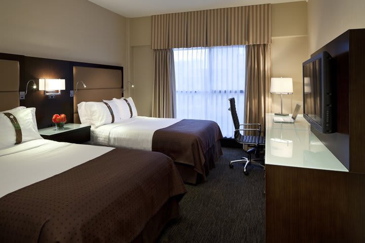 El hotel Holiday Inn & Suites en Vancouver ofrece 245 amplias habitaciones