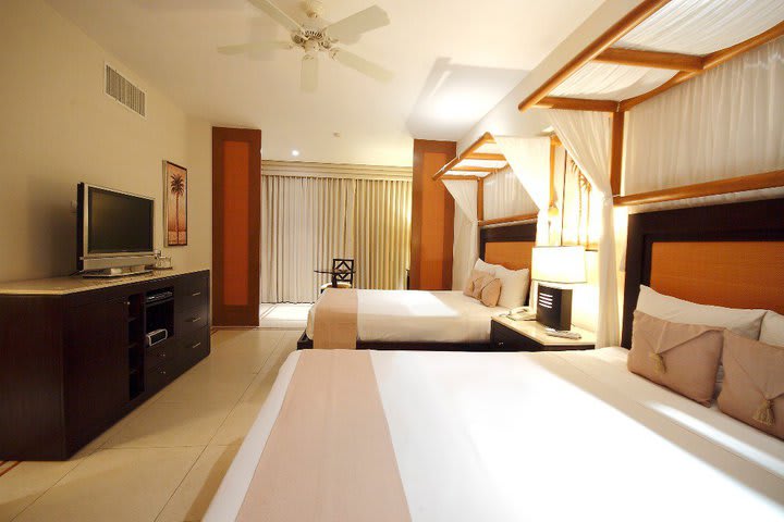 Suite with two beds