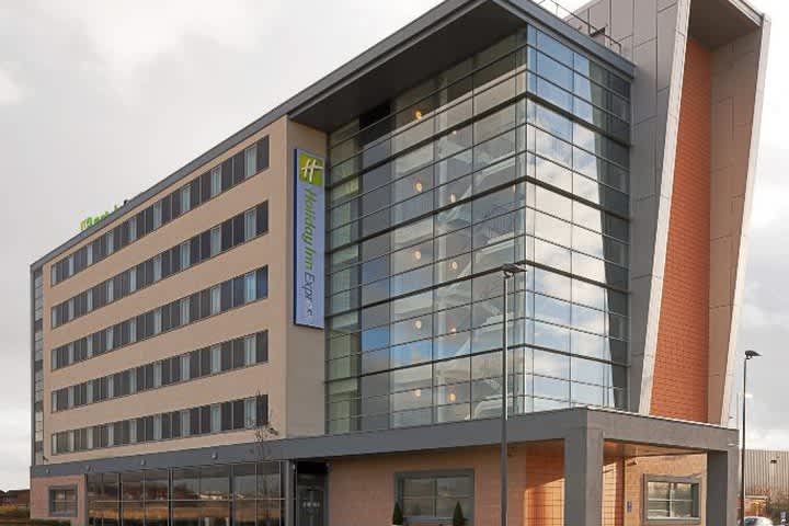 Holiday Inn Express Liverpool - John Lennon Airport