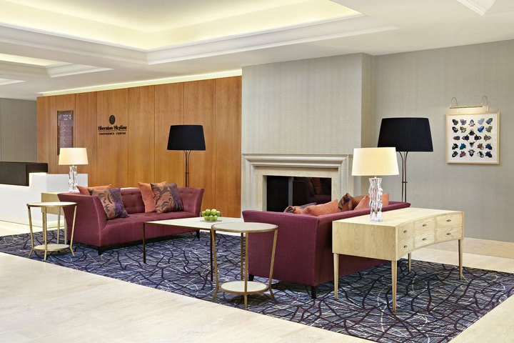 Sitting area in the hall of the convention center at the Sheraton Skyline Hotel London