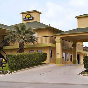 Days Inn by Wyndham San Antonio Morgan's Wonderland / IH-35 N