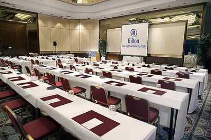 The conference facilities at the Hilton Los Angeles hotel can accommodate up to 1,550 guests